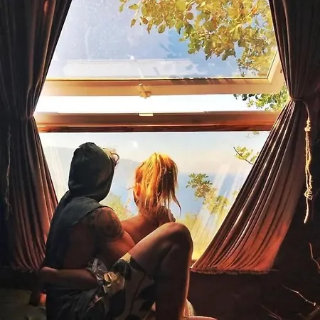 Caliente مكان تخييم *